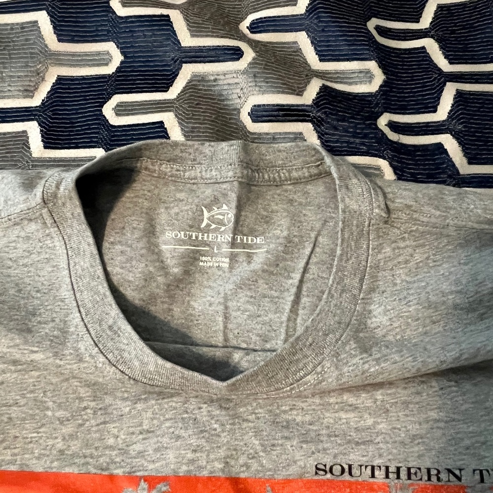 Southern Tide tee-shirt, Size L